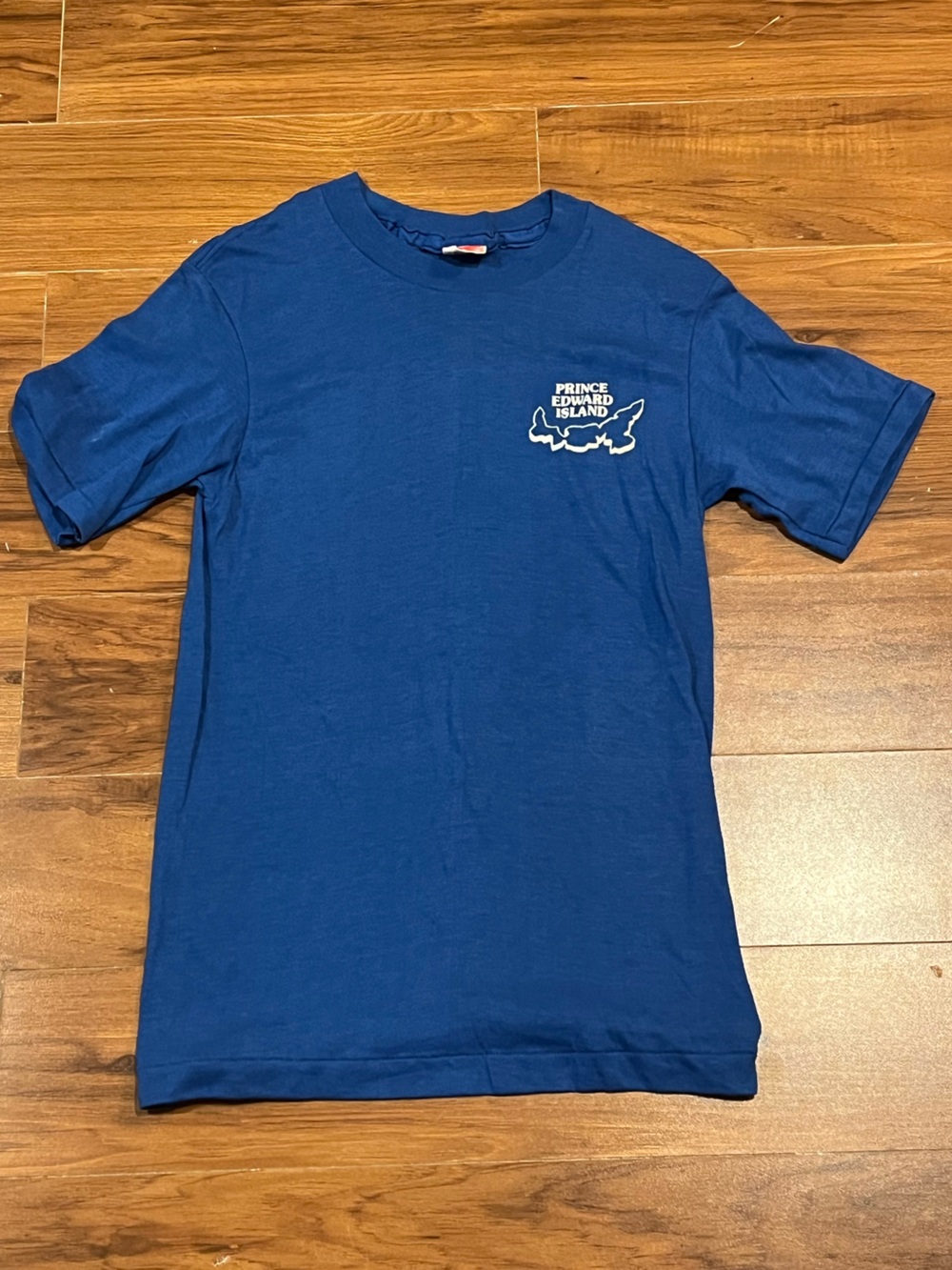 Vintage - Prince Edward Island - T -Shirt - Size Small